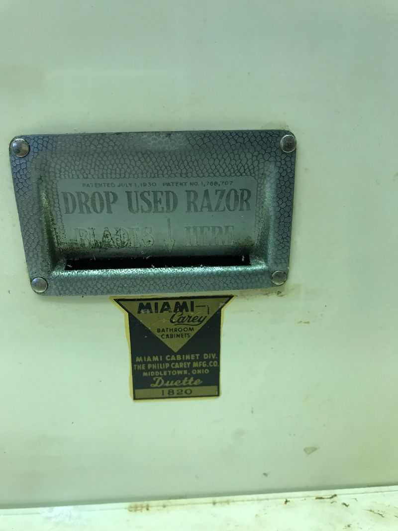 Medicine Cabinets With Razor Slots