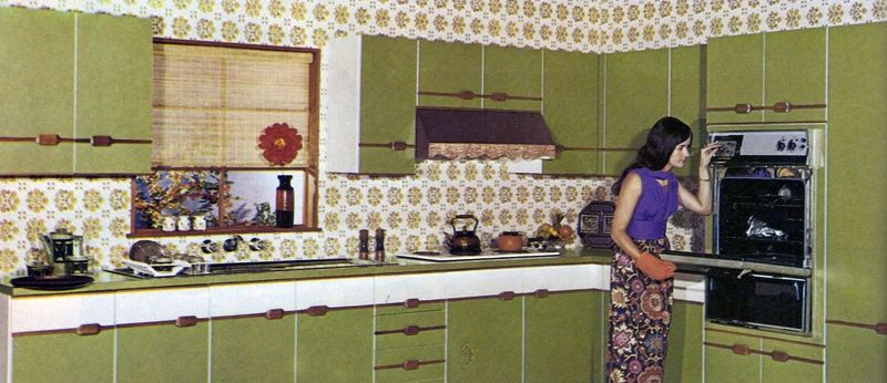 Step Back In Time With 27 Retro Kitchen Styles Straight From The 1970s - Decor Hint Avocado Green Appliances