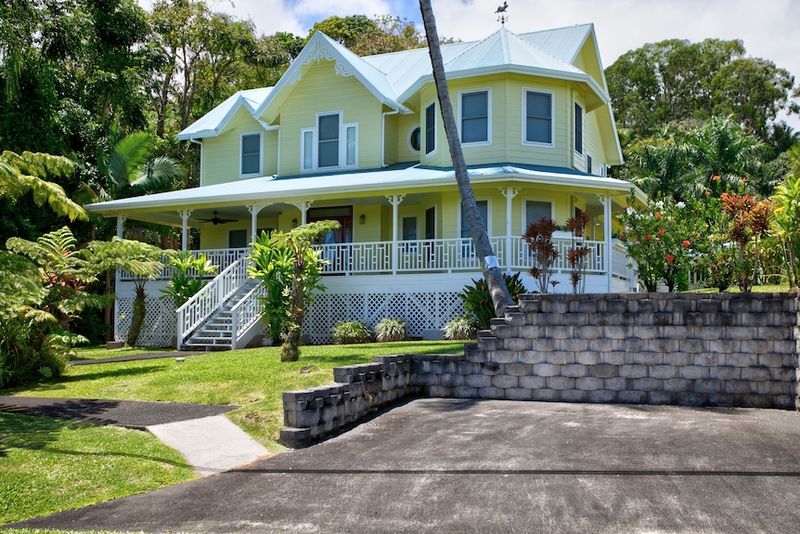 Aloha At The Front Door: 9 Curb Appeal Styles That Capture Hawaii's Historic Charm - Decor Hint Victorian With Tropical Accents
