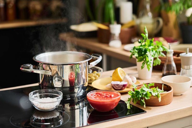 18 Reasons Why More Builders Are Saying No To Open Concept Homes - Decor Hint Cooking Smells Go Everywhere