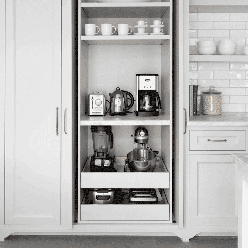 11 Kitchen Styles Falling Out Of Favor In Florida (And 11 That Are Here To Stay) - Decor Hint Hidden appliance garages