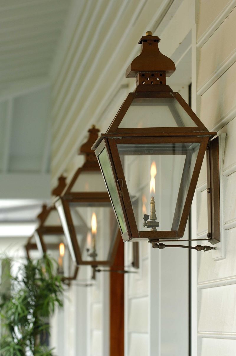 9 Front Yard Looks That Speak To North Carolina's Historic Roots - Decor Hint Gas-style Lanterns or Carriage Lights