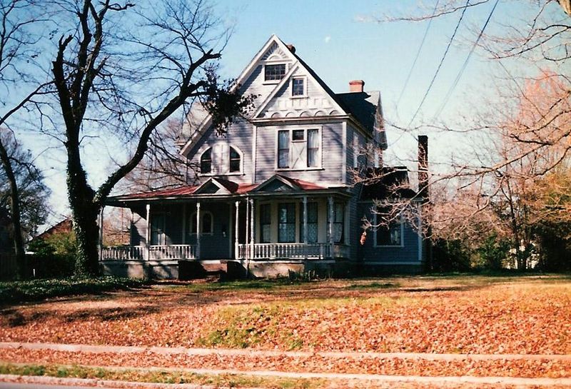 13 Timeless Exterior Designs Inspired By Durham's Historic Neighborhoods - Decor Hint Intricate Porch Railings