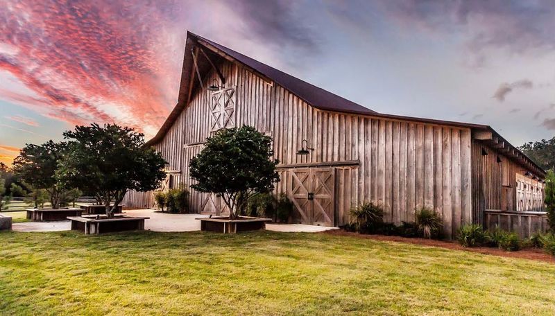 These 9 Woodsy Cabin Aesthetics From Michigan Retreats Will Inspire Your Exterior - Decor Hint Reclaimed Barn Wood Accents With Stories To Tell