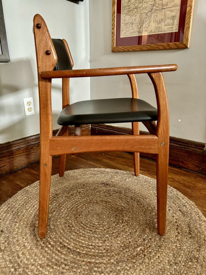 Mid-Century Modern Chairs