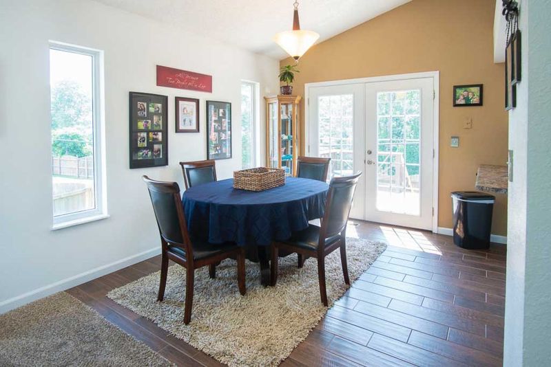 11 Home Styling Mistakes That Happen More Often Than You Think - Decor Hint Misplaced Area Rugs