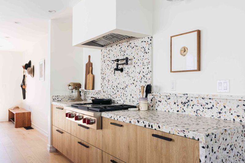 11 Ideas To Steal From The Kitchens Of The 1990s And How To Make Them Actually Look Chic In 2025 - Decor Hint Tile Countertops: The Unexpected Comeback Kid