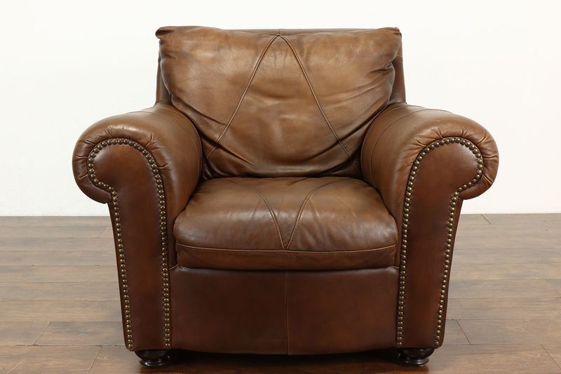 14 Vintage Items That Define The "New Americana" Home Trend - Decor Hint Overstuffed Leather Armchairs