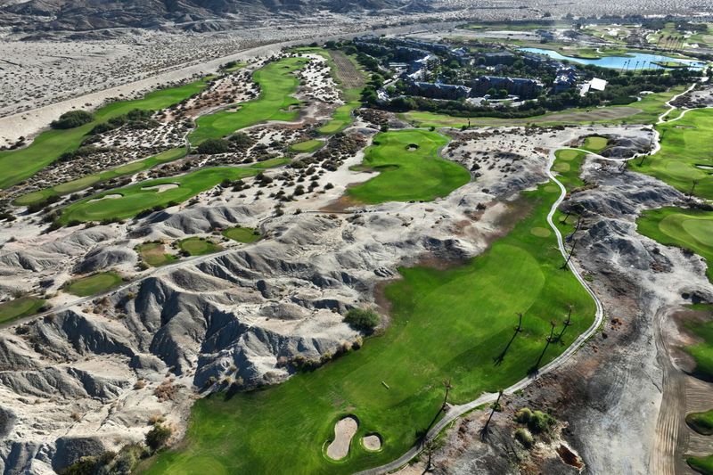 By The End Of 2025 These 11 Types Of Homes Will Plummet In States Like Arizona - Decor Hint Golf Course Homes