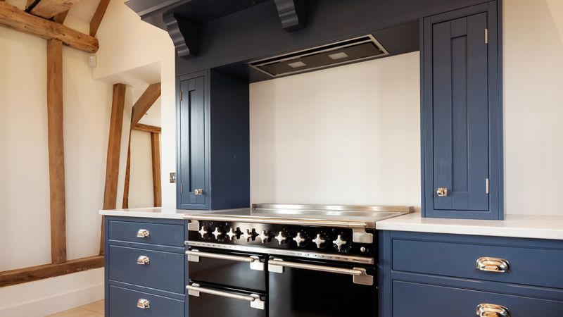 This Old-School Kitchen Trend Is Making A Major Comeback, With One Caveat - Decor Hint Benefits Of Incorporating A Range Alcove