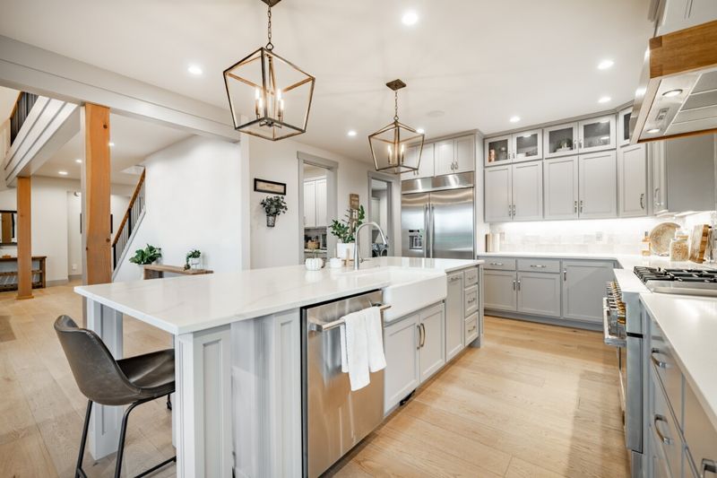 10 Kitchen Mistakes Ohioans Are Making (And 8 Easy Fixes To Transform Your Space), According To Designers - Decor Hint Add Layered Lighting (Task, Ambient, Accent)