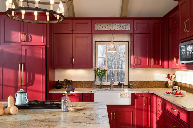 6 Kitchen Shades Falling Out Of Favor In Winder And 9 That Still Work Anywhere - Decor Hint Cherry Red