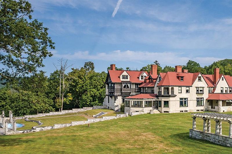 17 Most Magnificent Mansions Built By America’s Robber Barons - Decor Hint Elm Court – Emily Vanderbilt Sloane