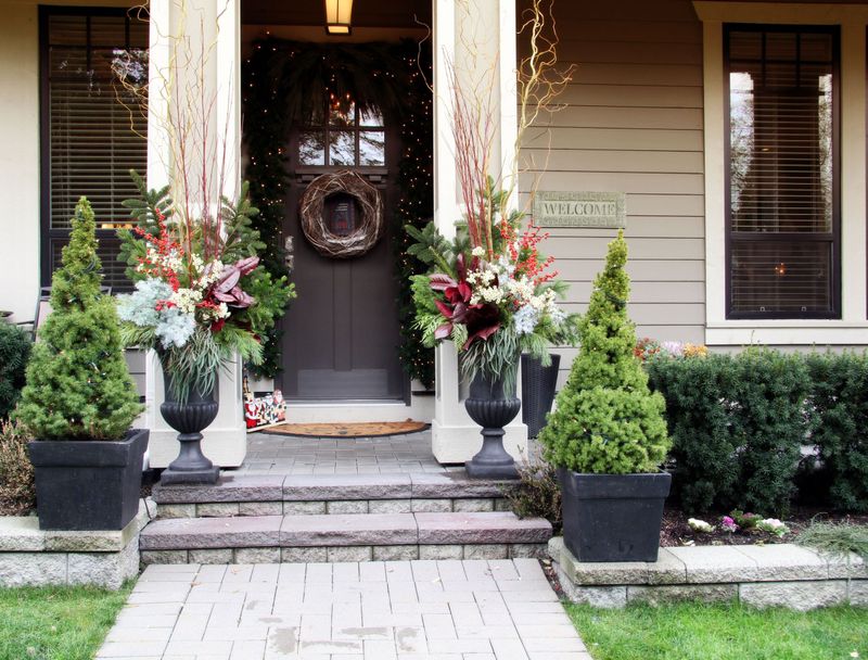 8 Outdated Porch Décor Trends That Are Reducing Your Curb Appeal - Decor Hint Faded Wreath That Never Changes