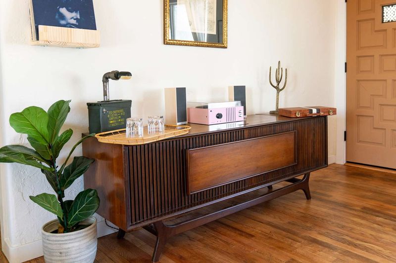 Mid-Century Modern Furniture: Hidden Gold Mine