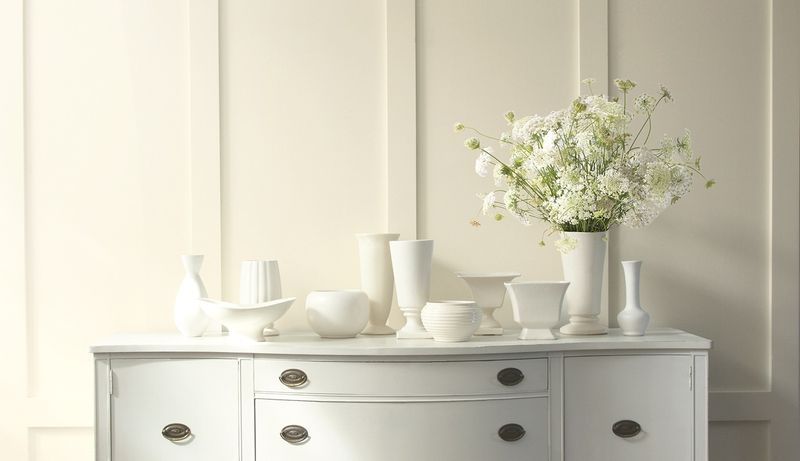 20 Common Mistakes That Make Your Home Look Tacky - And What To Do Instead - Decor Hint Picking Paint Colors Without Testing Samples