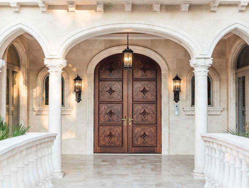 5 Decor Pieces In Naples Homes That Are Gaining Popularity Again (And 2 That Remain Timeless) - Decor Hint Curved and Arched Furniture
