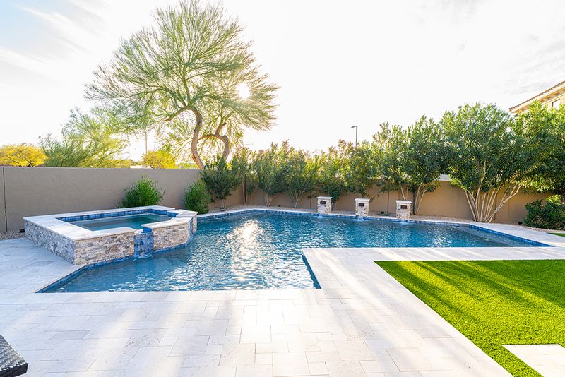 How Arizona's Outdoor Spaces Beat The Heat With Style - Decor Hint Desert-Smart Pool Designs That Minimize Evaporation
