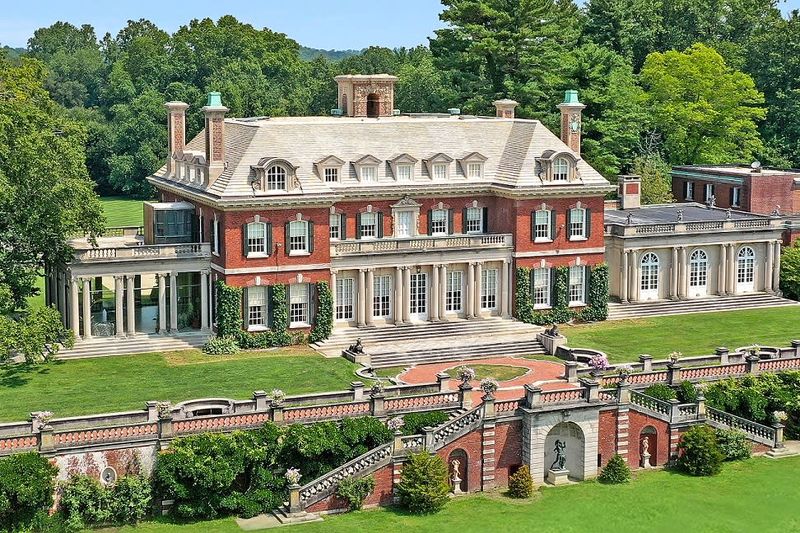 Inside 25 Luxurious Homes Of The Richest Gilded Age Families In USA - Decor Hint Westbury House: Phipps Family's Garden Paradise