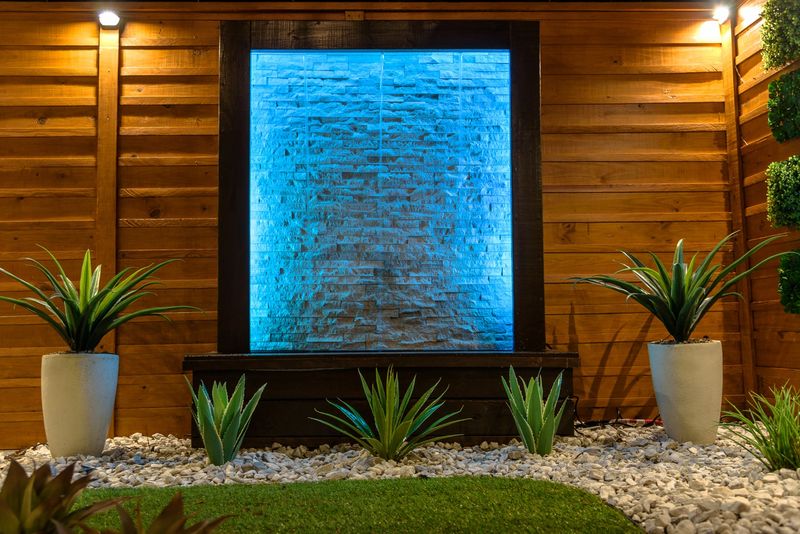 25 Awesome Succulent Porch Garden Ideas To Boost Curb Appeal - Decor Hint Water Feature Succulent Combinations