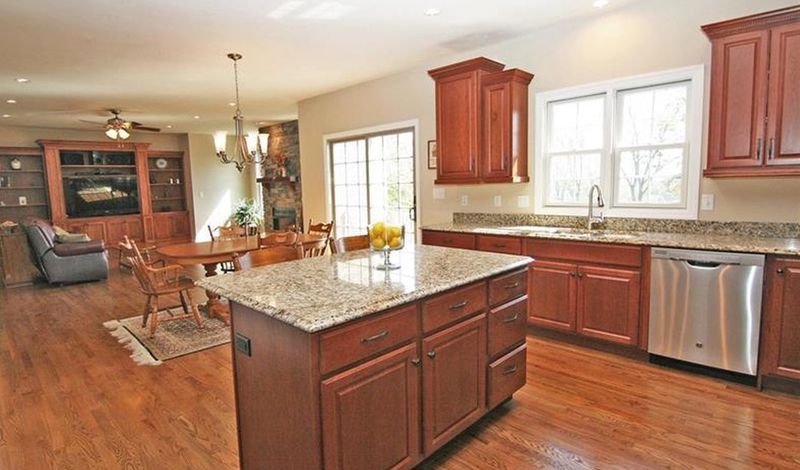 Single-Height Countertops
