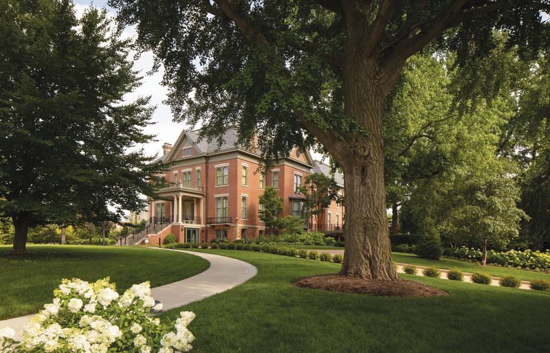 I've Watched Illinois Architecture Evolve And These 17 Styles Could Disappear By 2030 - Decor Hint Beaux‑Arts Mansions
