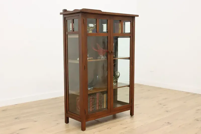 Pennsylvania Collectors Highlight 7 Future-Worthy Finds And 6 To Leave Behind - Decor Hint Arts and Crafts Movement