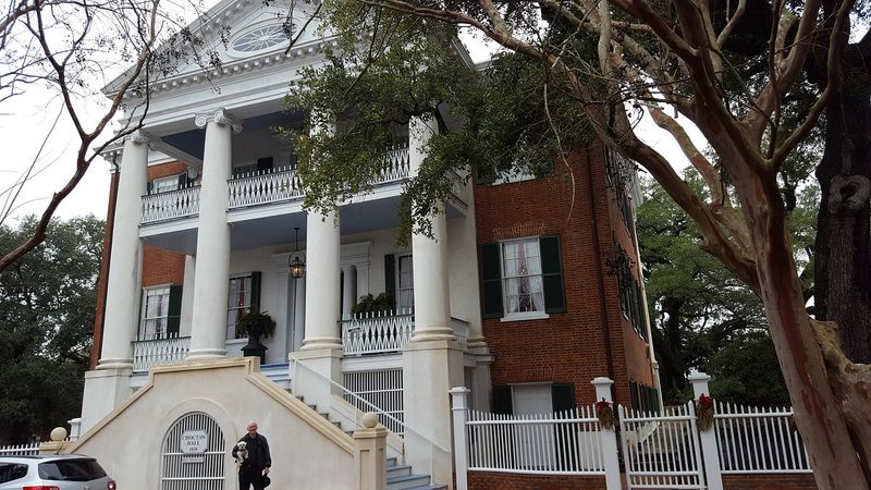 21 Secluded Mansions In Mississippi Featuring Centuries Of Craftsmanship - Decor Hint Myrtle Terrace — Natchez, MS