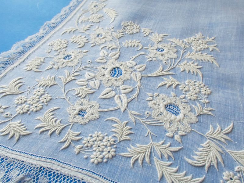 Grandma Was Right – 22 Vintage Home Staples Making A Comeback - Decor Hint Handkerchiefs