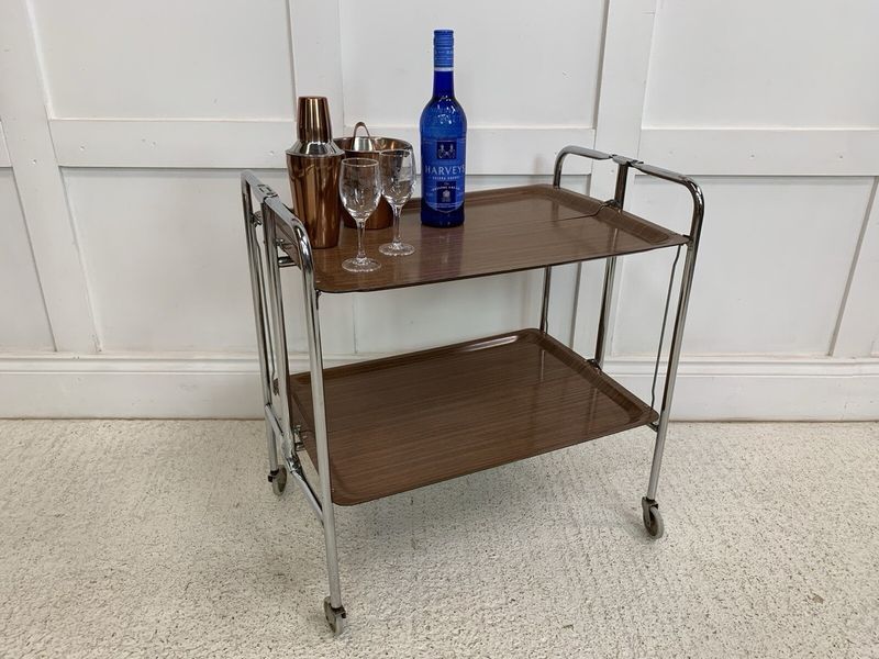 Vintage Accents That Showcase New Jersey's Enduring Furniture Trends - Decor Hint Retro Chrome Bar Carts
