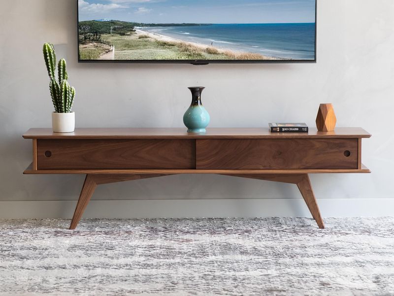 4 Indiana's Once-Popular Collectibles That Have Crashed And 6 Others Still On The Rise - Decor Hint Mid-Century Modern Furniture