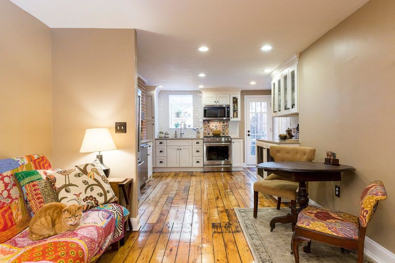 5 Retro Touches In Jersey City Homes Trending Again And 3 That Never Faded - Decor Hint Hardwood Floors Standing the Test of Time