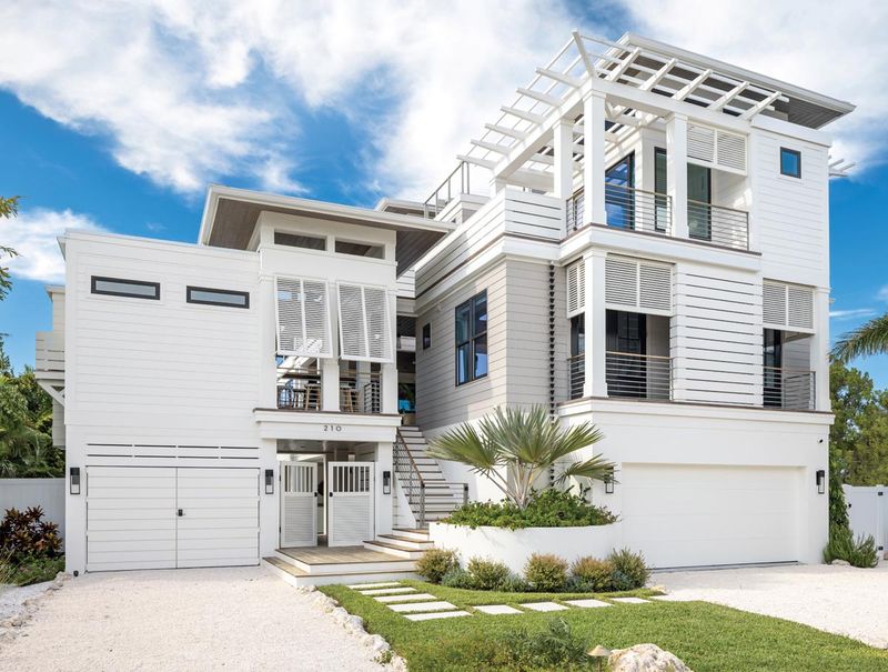 8 Florida Homes Set To Soar And 9 That Could Lose Their Edge - Decor Hint Coastal Modern Beach Bungalows