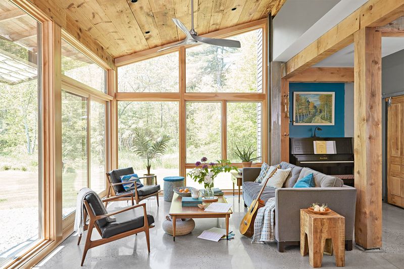 5 Southern Details In Huntsville Homes Making A Comeback (And 3 That Always Stayed Stylish) - Decor Hint Tall Windows With Natural Light