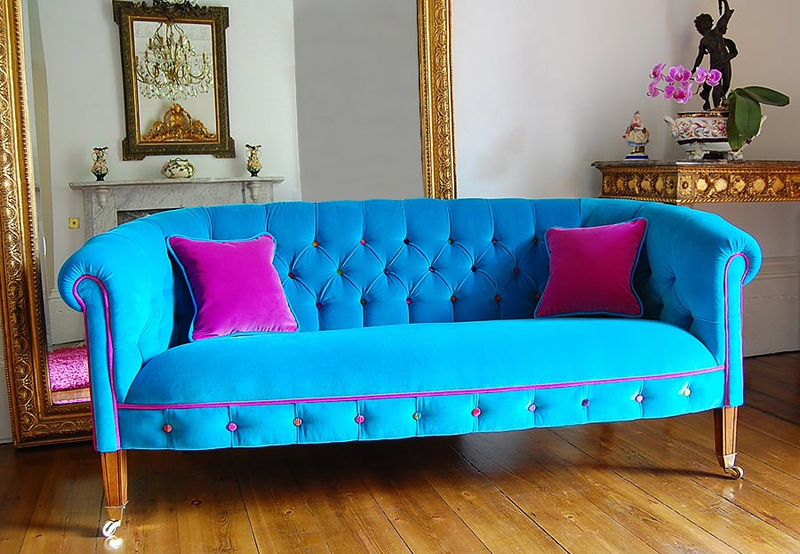 17 Colors To Never Pair With Blue, According To Interior Designers - Decor Hint Bubblegum Pink