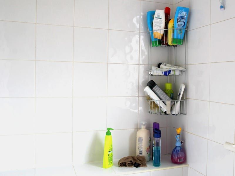 10 Common Staging Fails That Can Ruin First Impressions - And 5 That Shouldn't Exist - Decor Hint Overlooking Bathroom Presentation