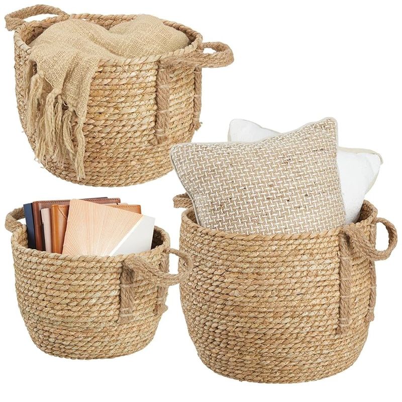 15 Farmhouse Trends Ohioans Will See Again In 2025 Plus 5 Already Taking Over - Decor Hint Woven Seagrass Baskets