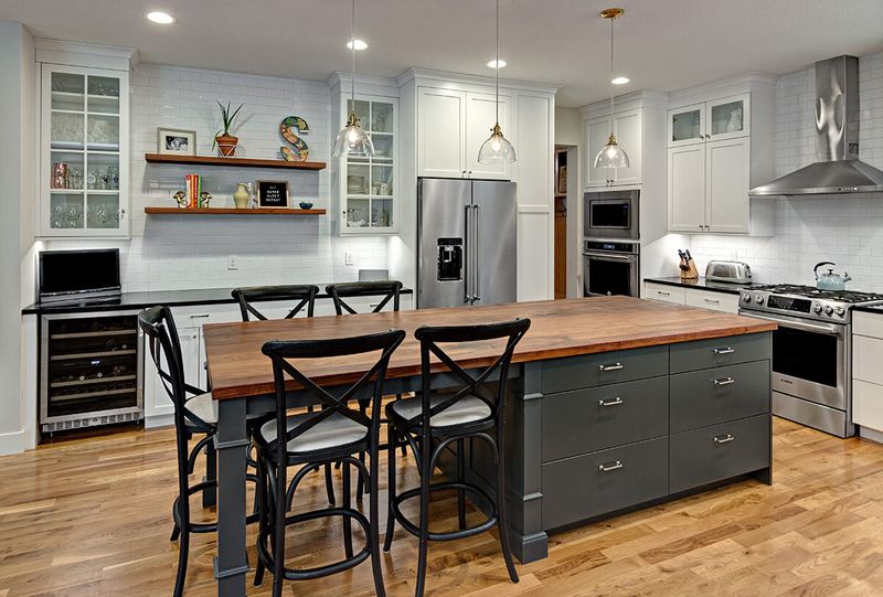 16 Hot Home Trends Predicted To Fade And 5 That May Age Poorly Even Sooner - Decor Hint Oversized Kitchen Islands