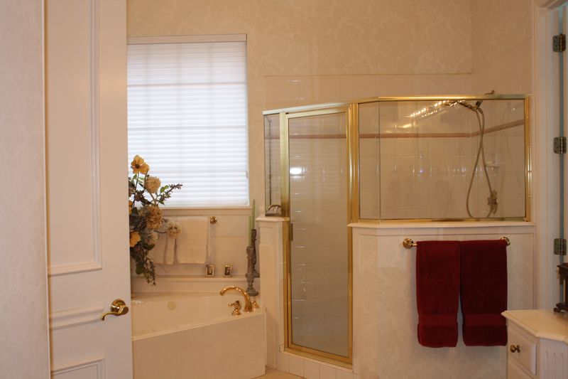 Transform Your Home By Letting Go Of These 20 Outdated Trends - Decor Hint Ornate Bathroom Fixtures