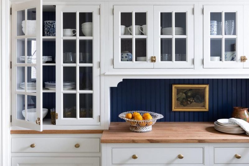 33 Once-Trendy Kitchen Designs That Are Slowly Coming Back - Decor Hint Vintage Hardware