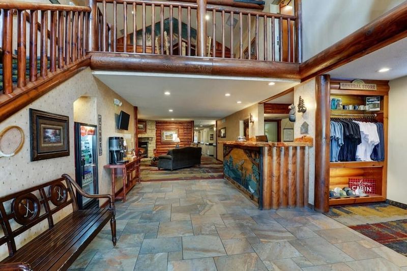 7 Decor Features Galena Buyers Are Quietly Avoiding These Days - Decor Hint Outdated Lighting Fixtures