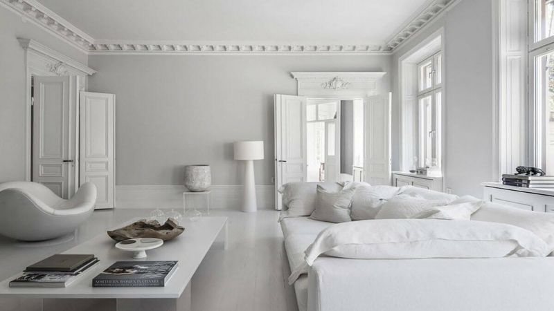19 Unrealistic HGTV Projects That Would Never Work In Lubbock Homes - Decor Hint All-White Interiors