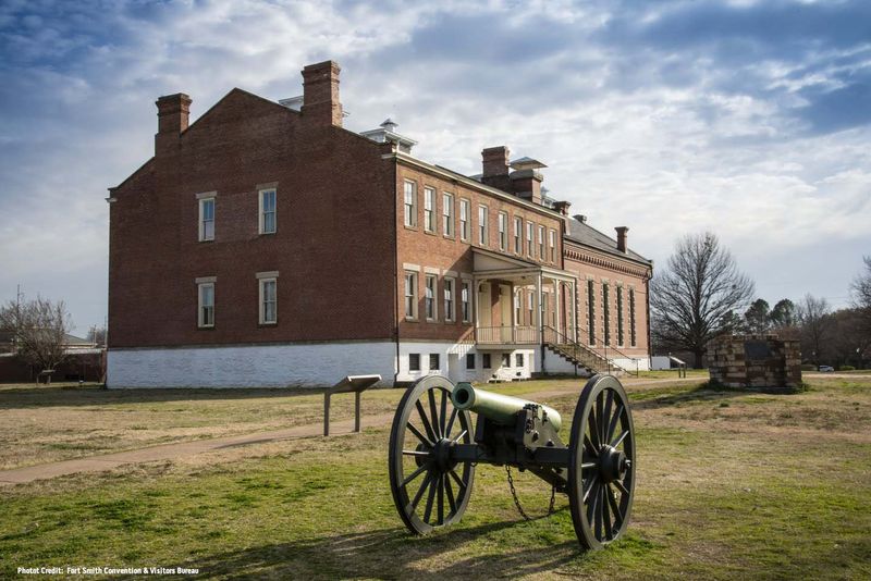 23 Legendary Cowboy Hideouts With Stories To Tell - Decor Hint Fort Smith, Arkansas