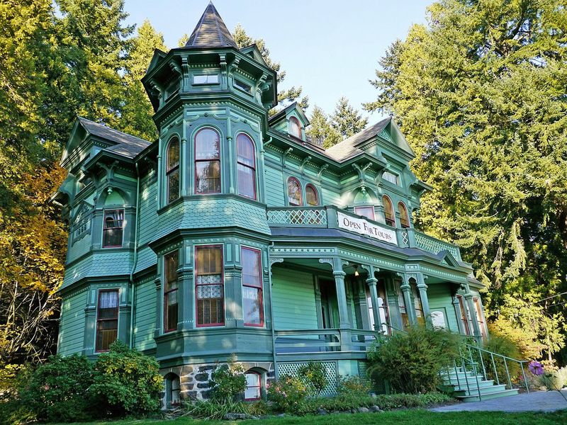 Shelton McMurphey Johnson House In Eugene Showcases Victorian Charm Inside And Out - Decor Hint Overview Of The Shelton McMurphey Johnson House