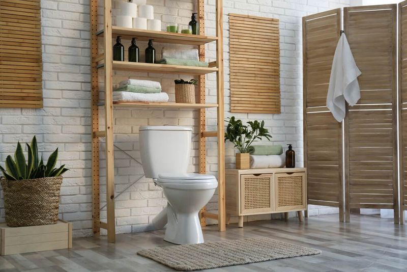 19 Smart Ways To Use That Space Above The Toilet - Decor Hint Towel Racks Or Bars