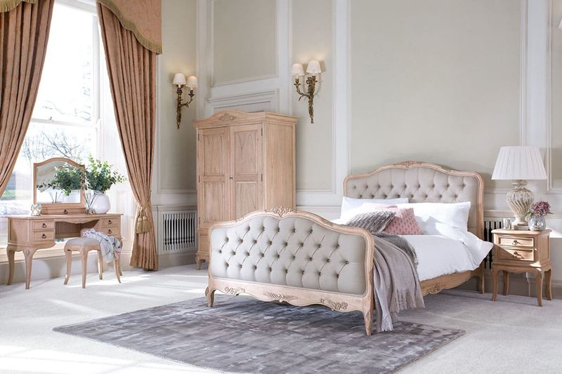22 French Country Decor Ideas For Every Room - Decor Hint Tufted Furniture