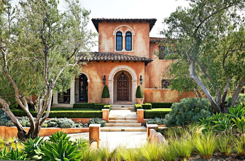 12 Ways Southern Style Shows Up In Anaheim Home Design - Decor Hint Stucco Walls and Tile Roofs
