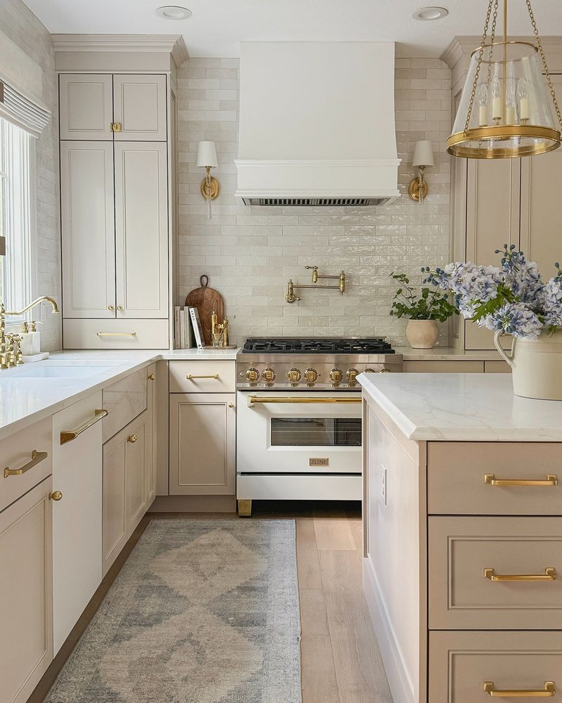 10 Kitchen Mistakes That Push Away Buyers In Birmingham And 3 Design Wins They Love - Decor Hint Soft neutral color schemes