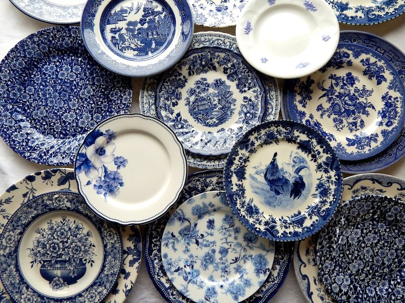 Rediscover 7 Pieces From Boomer Homes That Colorado Designers See Trending And 5 Always Chic Picks - Decor Hint Classic China And Dishware Sets