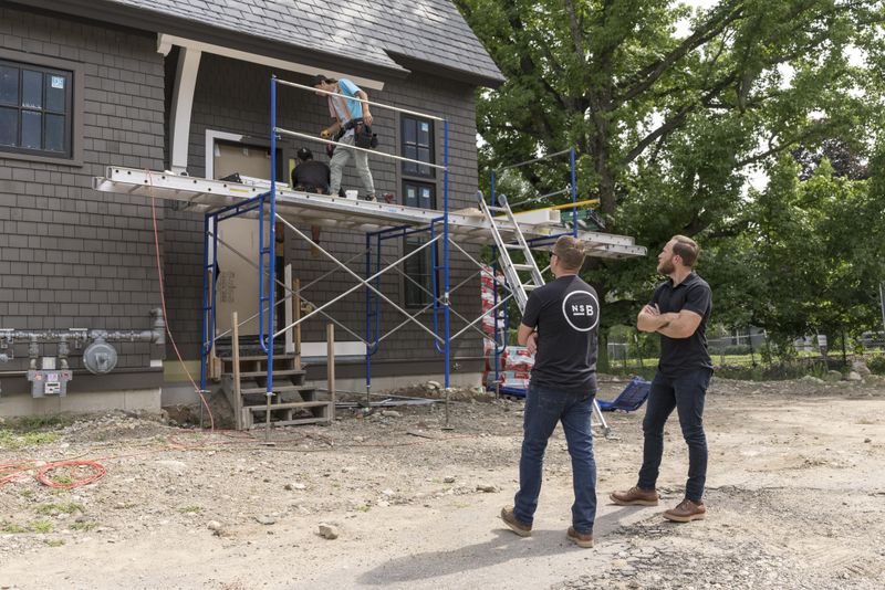 22 HGTV Renovation Tricks That Only Work On TV And Never In Real Homes - Decor Hint Endless Contractor Availability